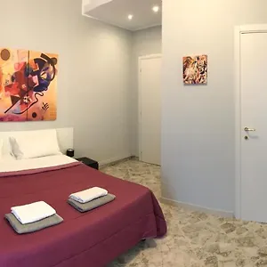 Bed & Breakfast Cavour 124 -guest-room-, Bari
